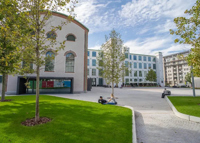 A Cozy In Downtown *