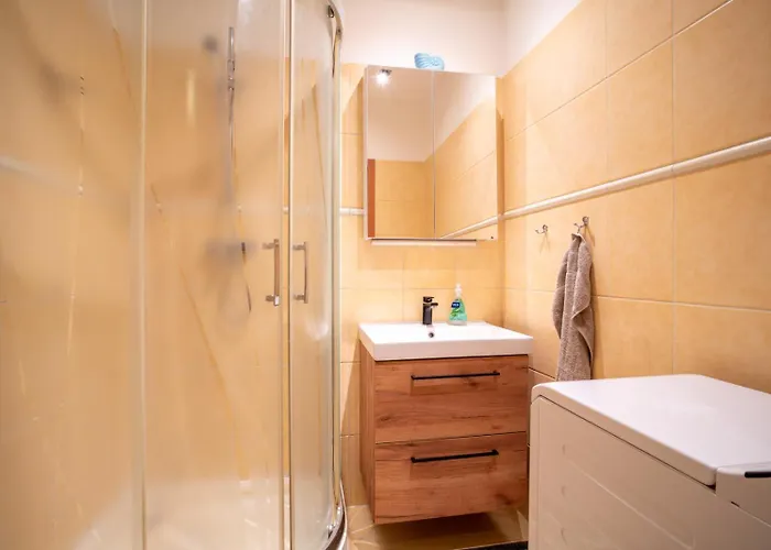 Апартаменты A Cozy In Downtown Братислава