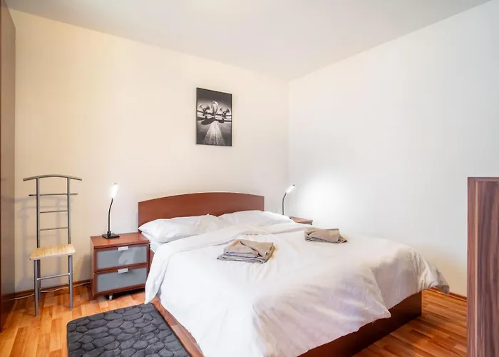 A Cozy In Downtown Братислава